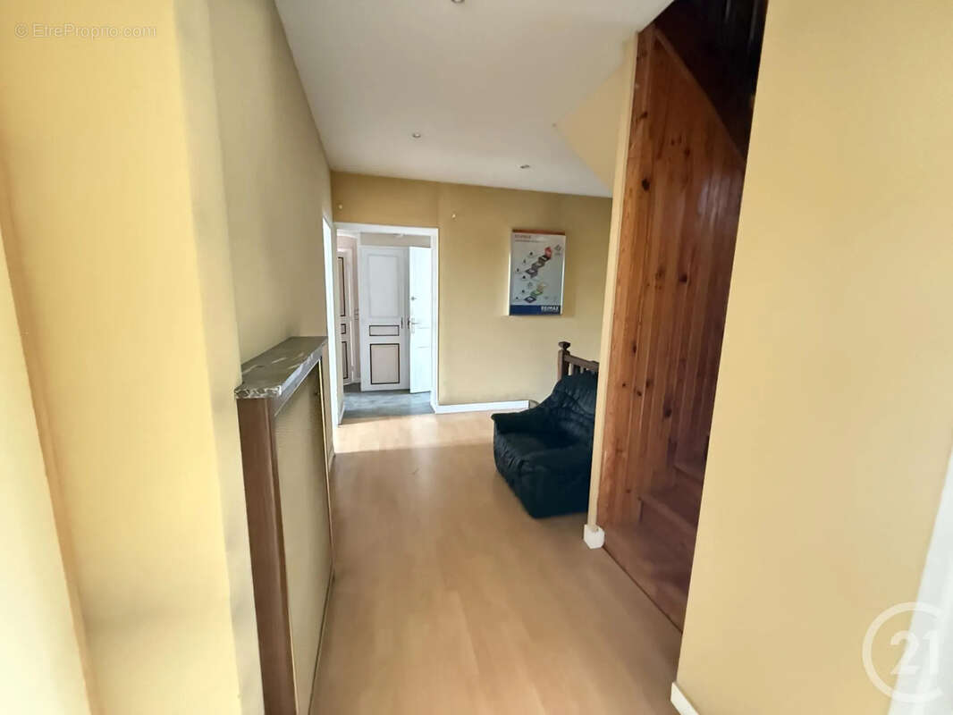 Maison 283 m² à Avon  - photo 17