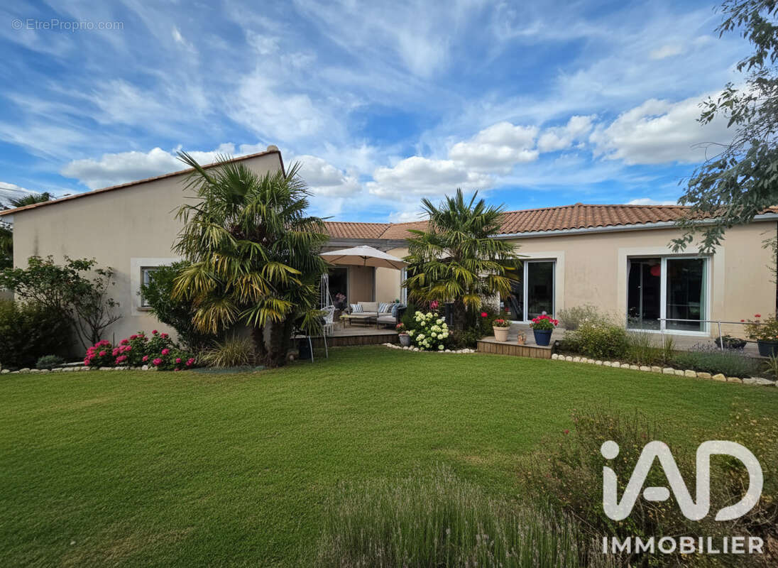 Maison 150 m² à Mornac  - photo 2