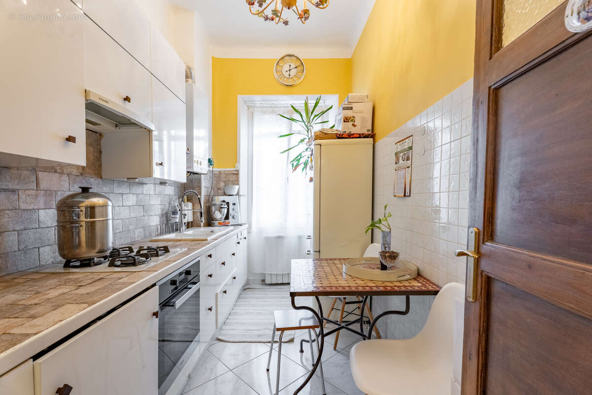 Appartement à MARSEILLE-7E