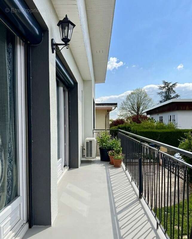 Saint-Apollinaire maison T6 pièces dont Un T2 indépendant de 60 m², au calme dans une impasse - photo 3