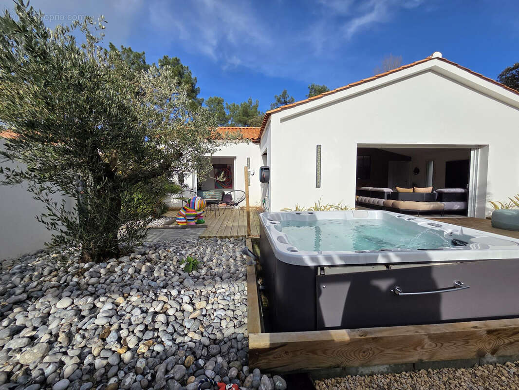 Maison à SAINT-HILAIRE-DE-RIEZ