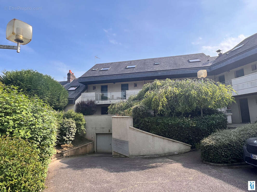 Appartement à MONT-SAINT-AIGNAN