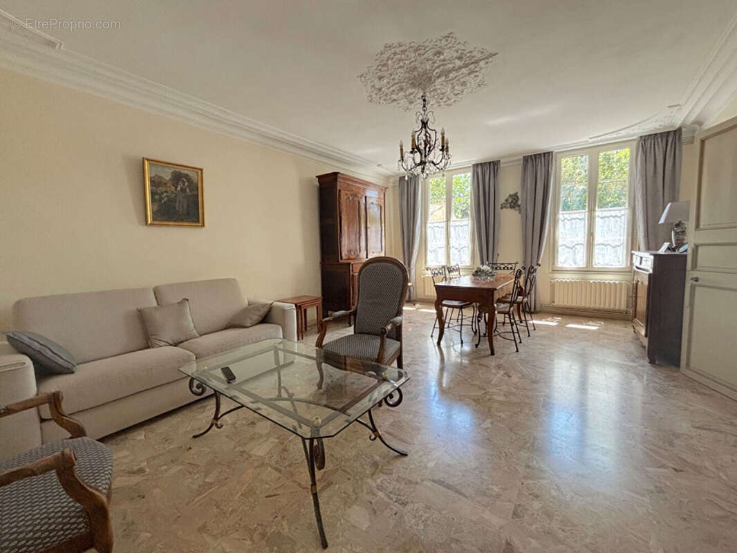 Maison d'exception à Nancras : un havre de paix au coeur du centre-ville - photo 7