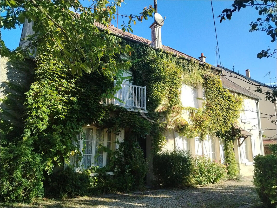 Maison à ETREPILLY