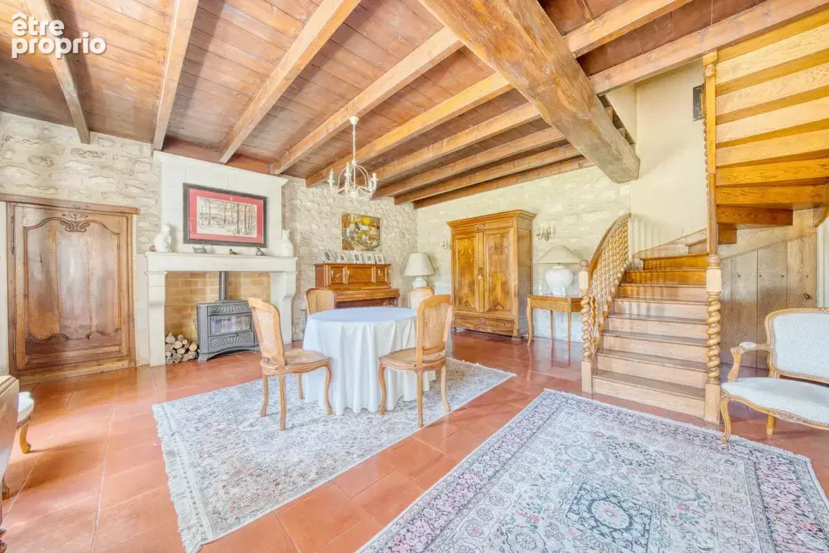 Maison de 10 pièces de 270 m² à Saint-Laurent-de-Cognac - photo 6