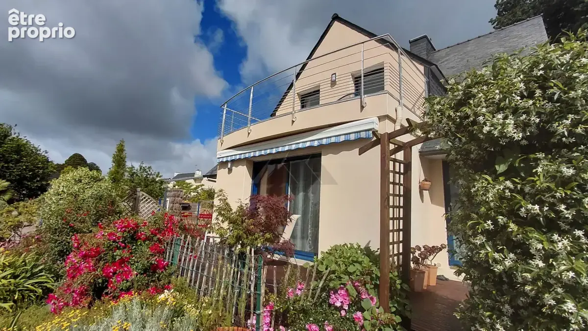 Maison à LE RELECQ-KERHUON