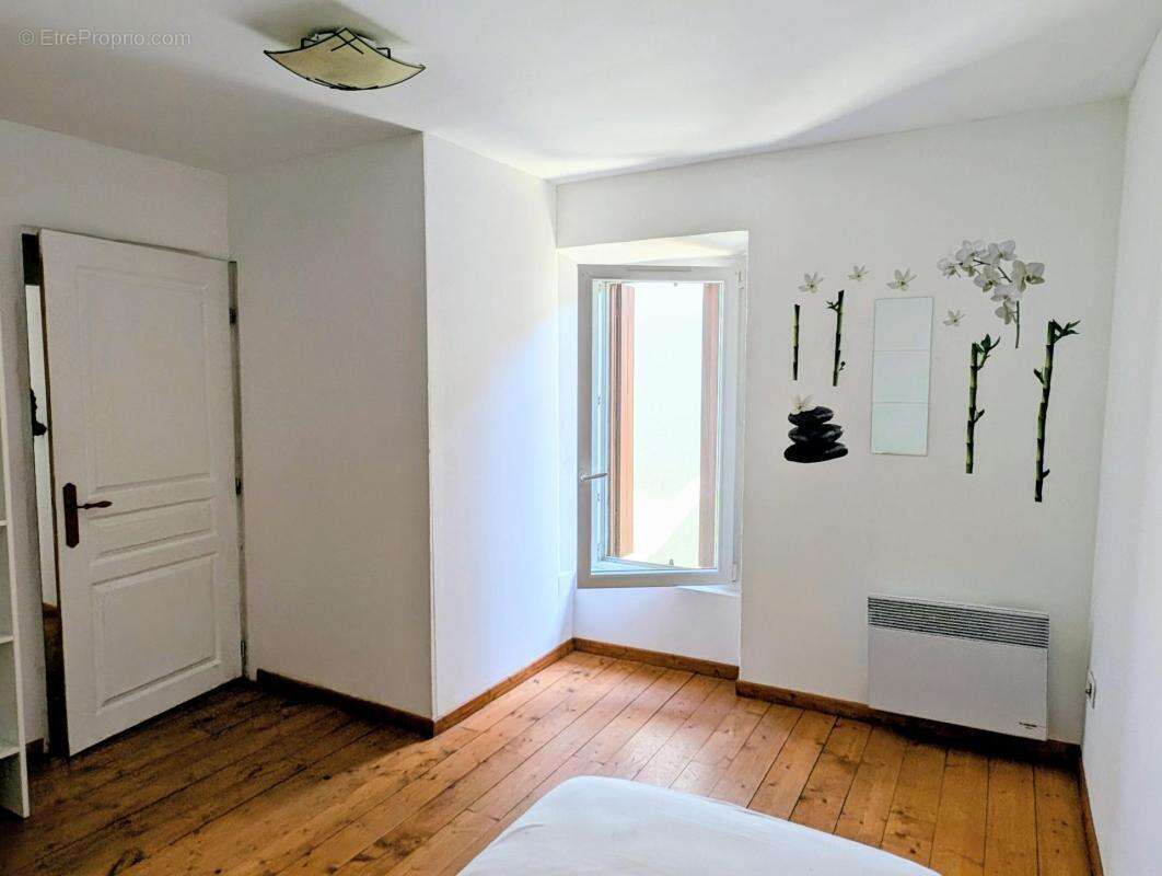 Maison à SERVIES-EN-VAL