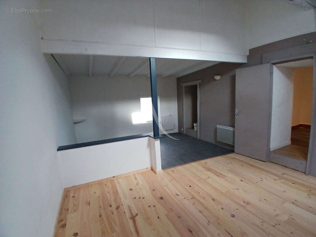 Maison à SAINT-GEORGES-DES-COTEAUX