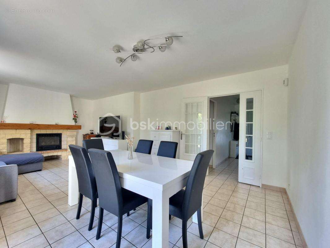 Maison à CHAUMES-EN-BRIE