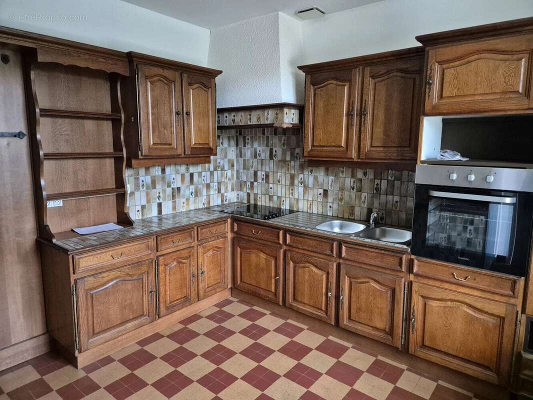 Appartement à LES PONTS-DE-CE