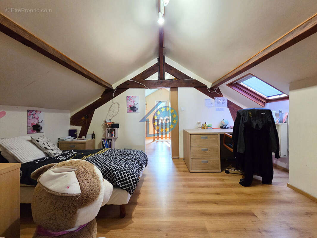 Maison à FOLLAINVILLE-DENNEMONT