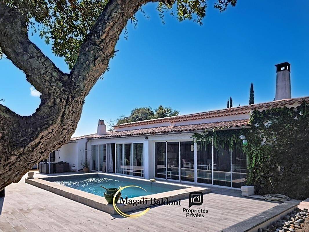 Maison à LE MUY