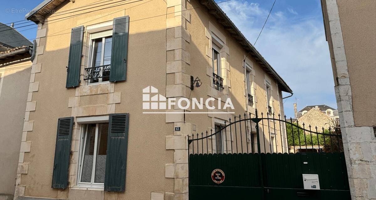 Maison à NEUVILLE-DE-POITOU