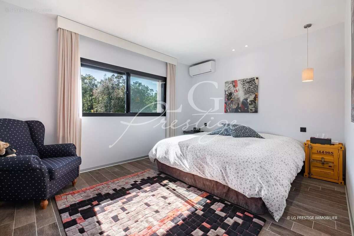 Maison à MONTAUROUX