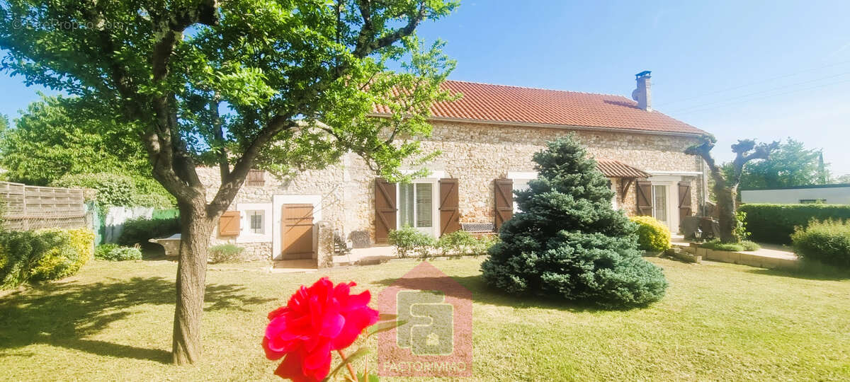Maison à PRAYSSAC