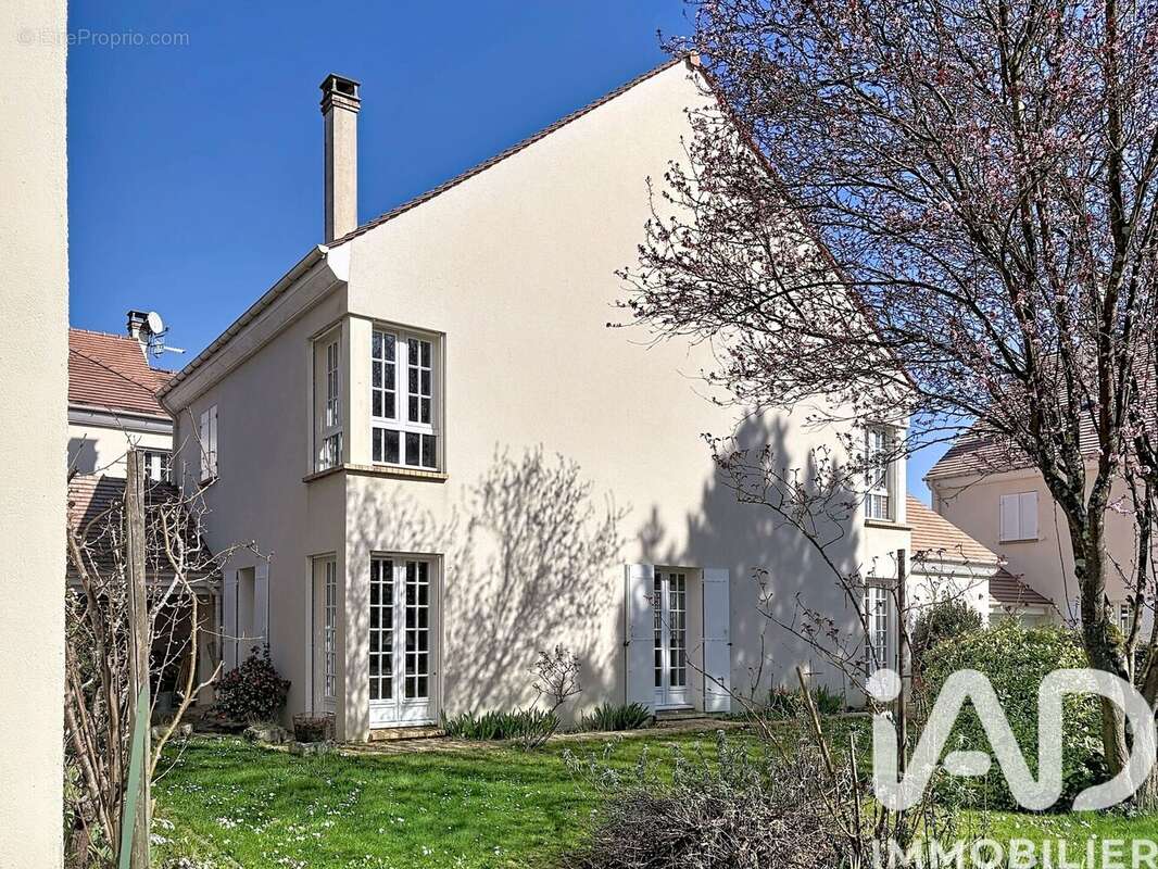 Photo 6 - Maison à SAINT-REMY-LES-CHEVREUSE