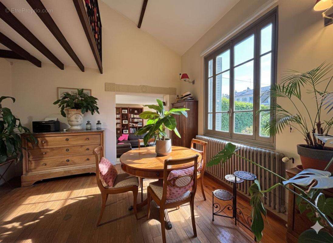 Maison à SAINT-ROMAIN-AU-MONT-D&#039;OR