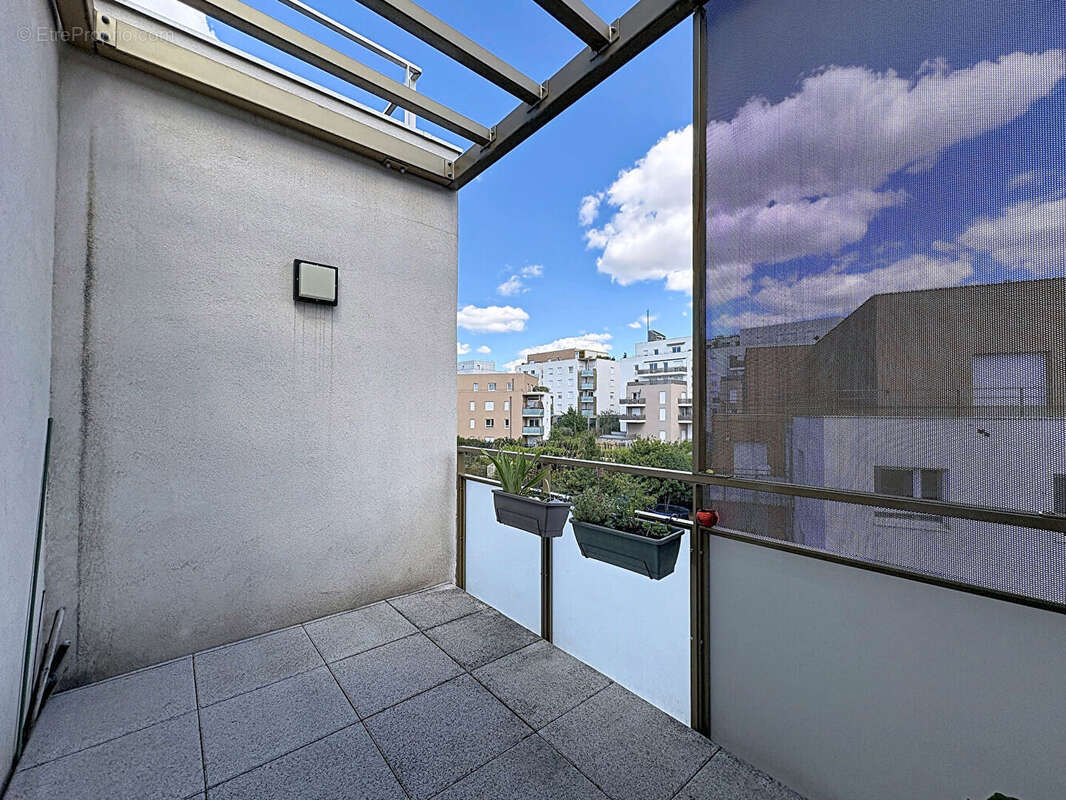 A VENDRE Appartement  2 pièces Caluire Et Cuire 2 pièce(s) 44.86 m2 dernier étage - photo 4