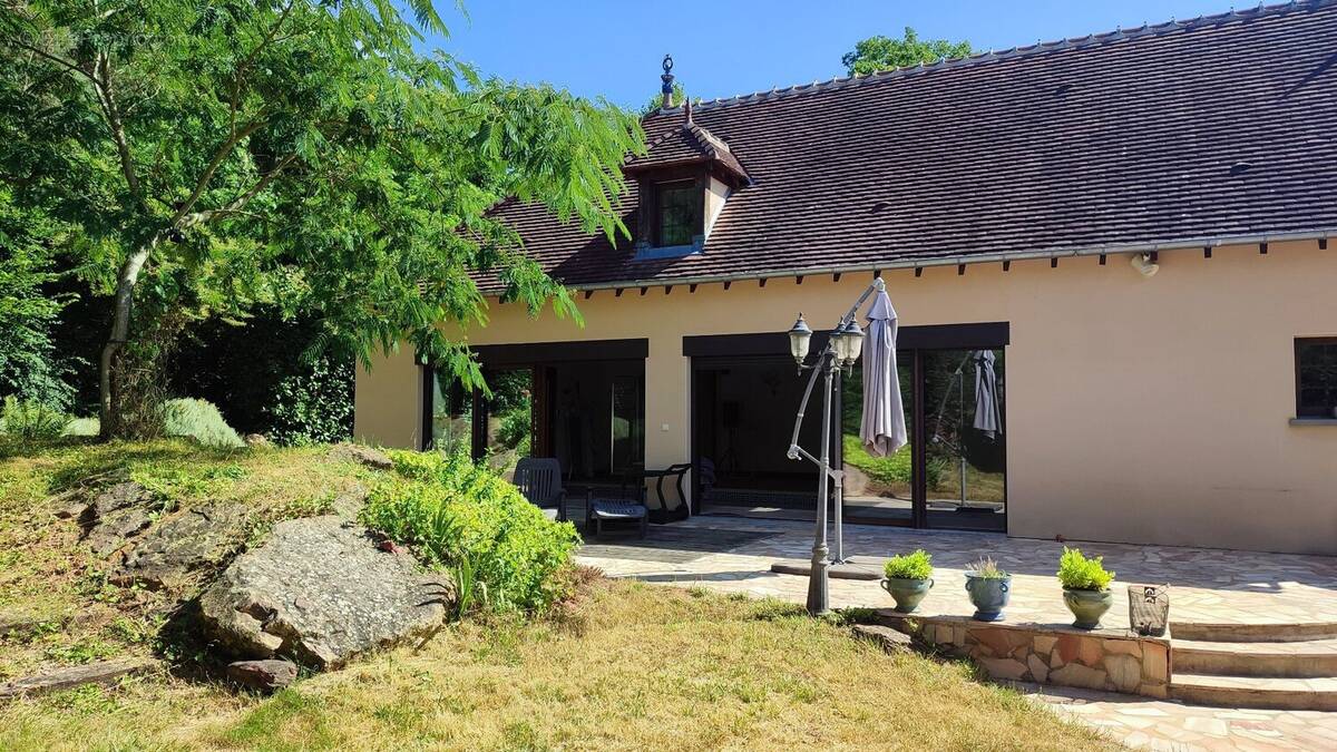 Maison à TREIGNY