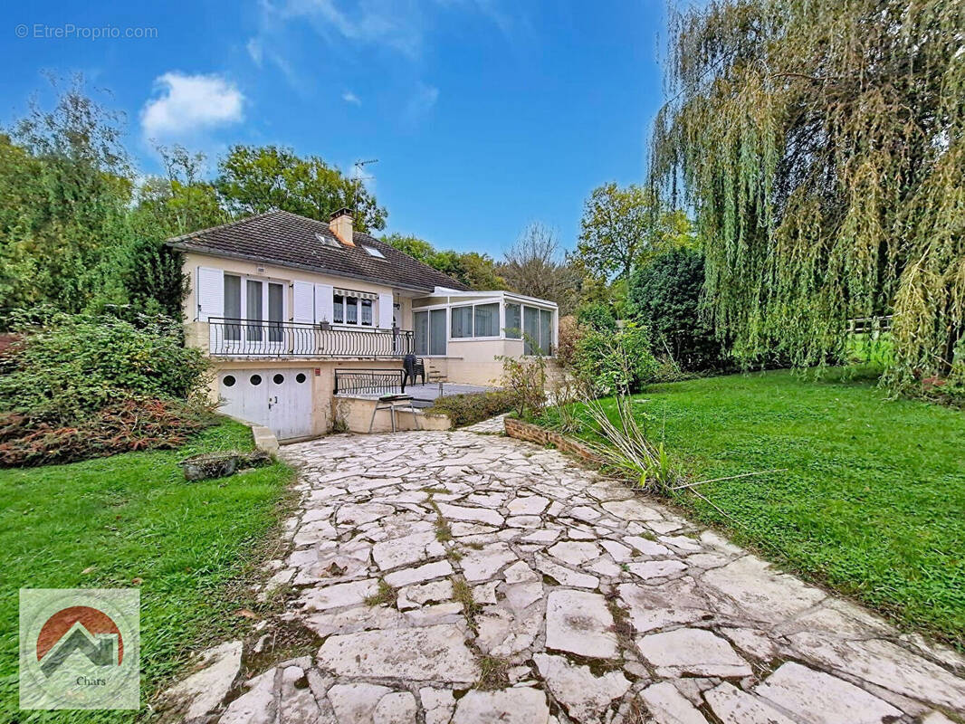 Maison à LIVILLIERS