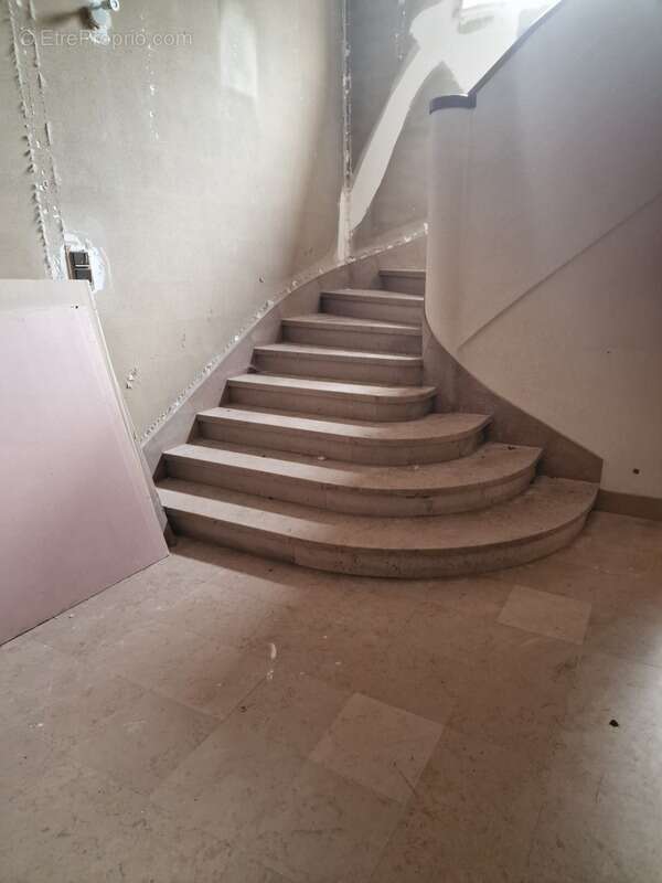 Appartement à CHARMES