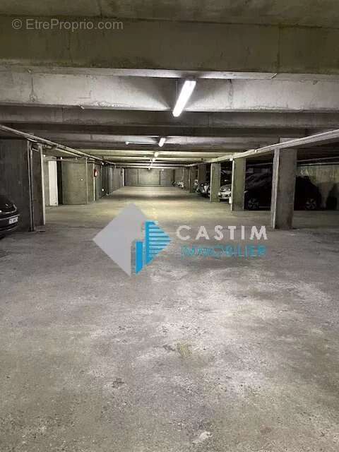 Parking à PARIS-14E