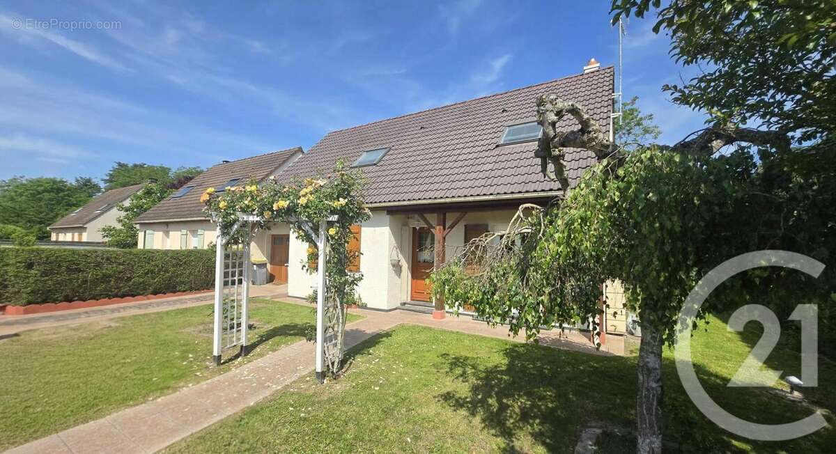 Maison 5 pièces 103 m² à vendre à Pont-Sainte-Maxence (60700) - photo 2