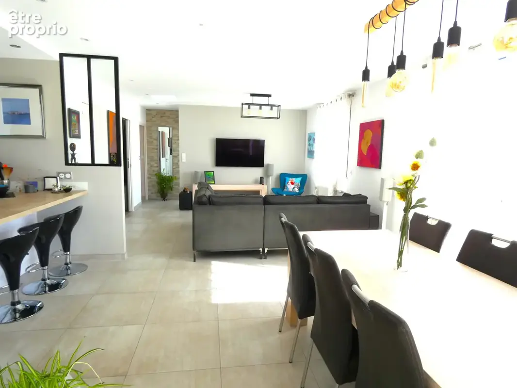 Appartement trés lumineux t3 ascenseur centre ville Alès - photo 6