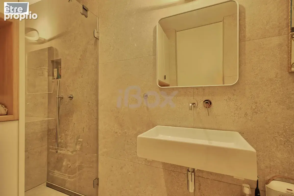 Toulon haute ville - dans un immeuble haussmannien magnifique appartement t4 de 127m2 3 chambres cave et chamb - photo 10