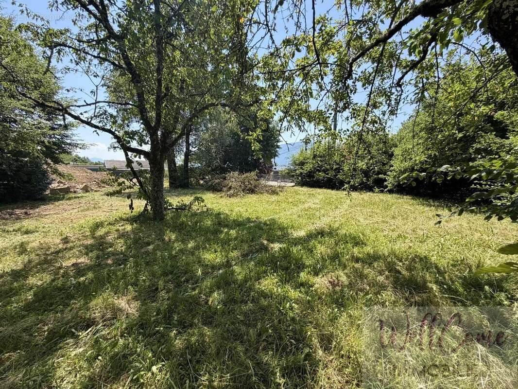 Terrain plat constructible de 953 m² — Libre constructeur — Grésy-sur-Aix - photo 3