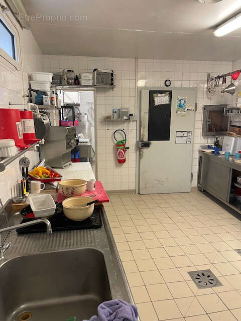 Commerce à CADAUJAC