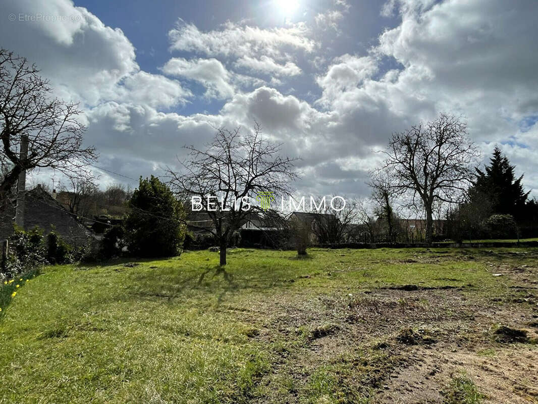 Terrain à MONTLOUIS-SUR-LOIRE