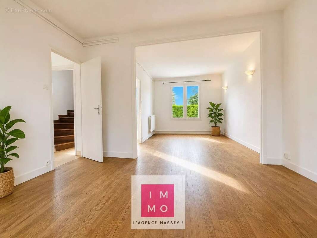 Maison familiale sur deux niveaux – 3 /4  chambres, double garage - photo 5