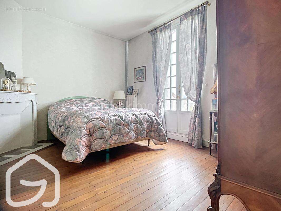 Maison à SAINT-ETIENNE-DU-ROUVRAY