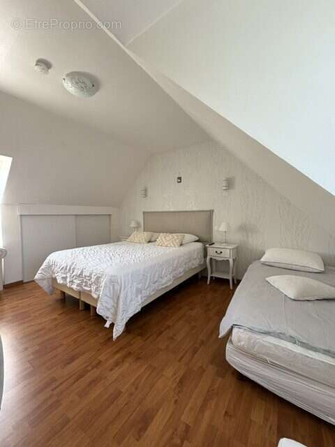 Maison 148 m² à Saint-Quentin-En-Tourmont  - photo 8