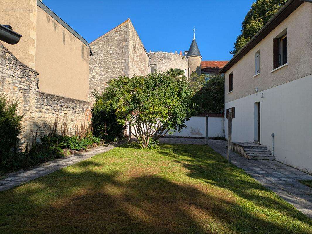Maison à LA CHARITE-SUR-LOIRE