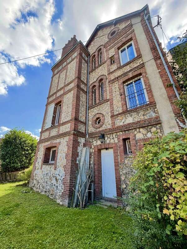 Maison à MONT-SAINT-AIGNAN