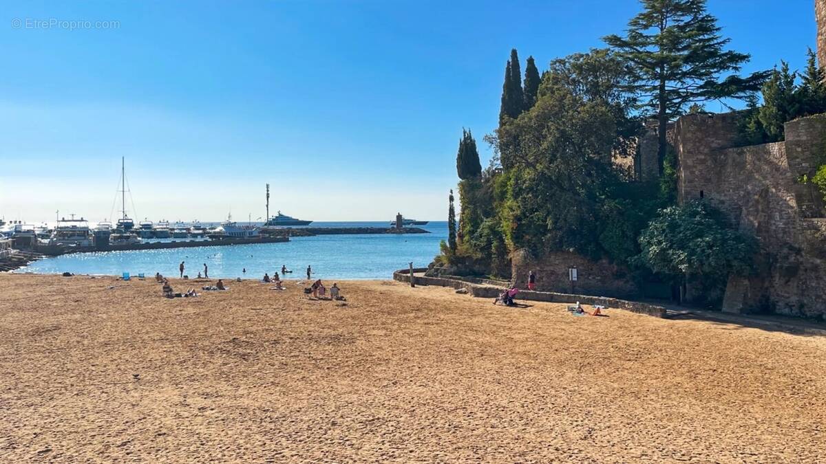 Appartement à MANDELIEU-LA-NAPOULE