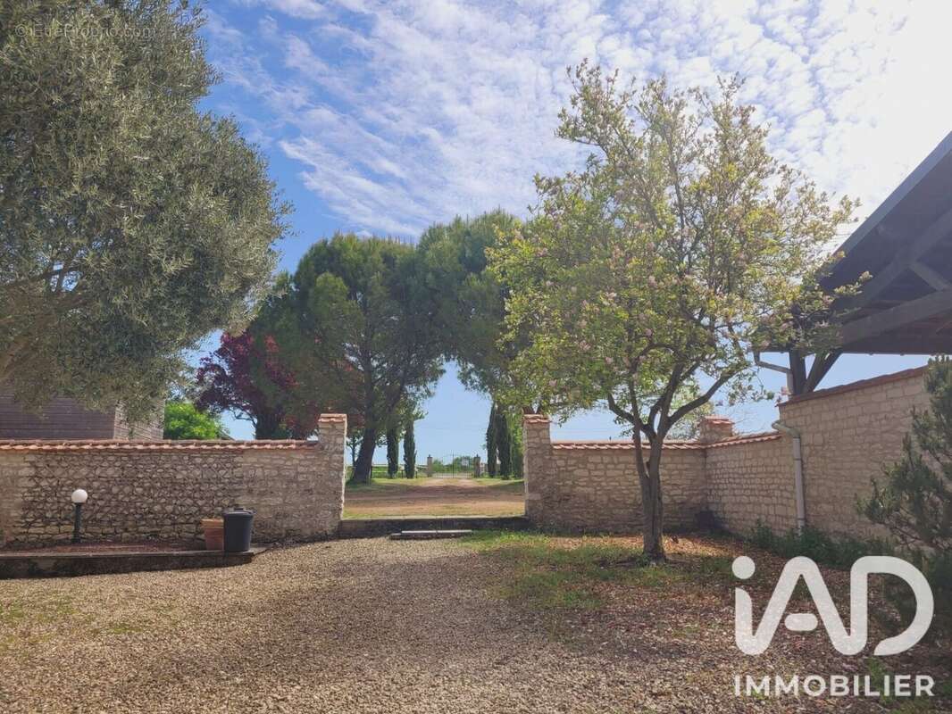 Maison 210 m² à Serigny  - photo 7