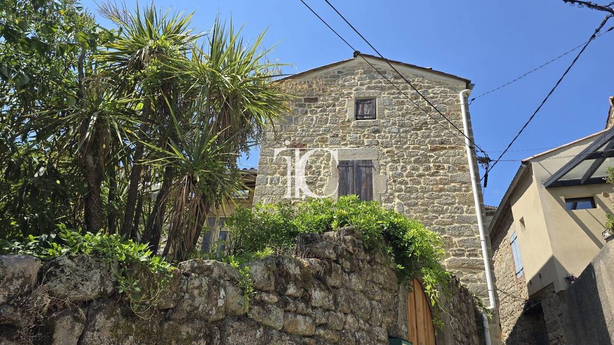 Maison à SAINT-PAUL-LE-JEUNE