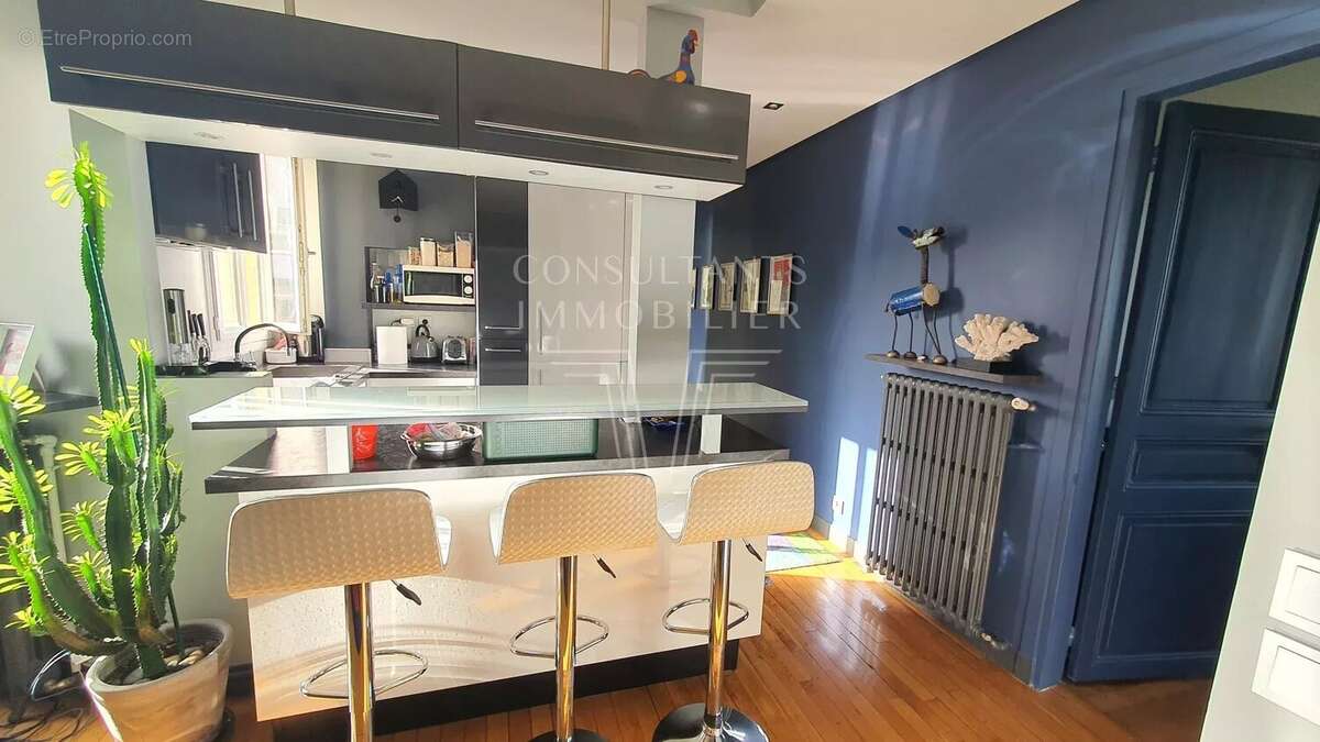 Appartement à PARIS-14E