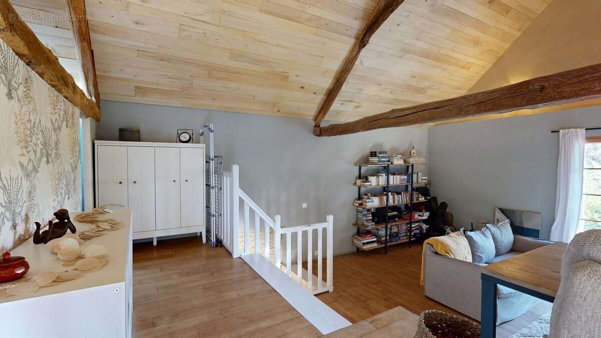 Petithameaude4maisons07232026111936