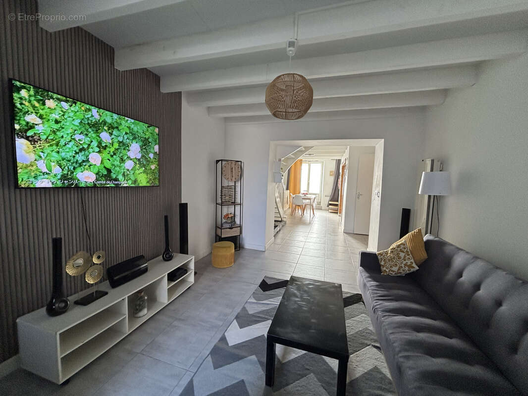 Maison à CROIX-CHAPEAU