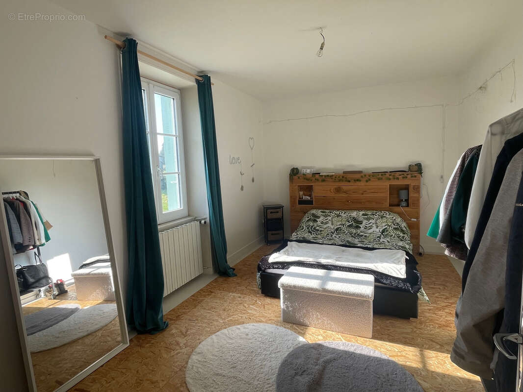 Appartement à CONDEAU