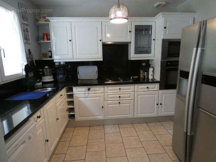 Maison 8 pièces / 100 m² / 425 000 EUR / SALERNES - photo 9