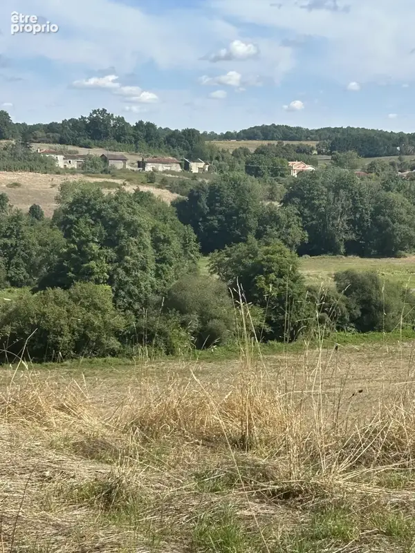 Fermette isolee sur 7 hectares de terrain d'un seul tenant - source - emplacement rare - photo 12