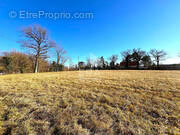 Terrain à ONET-LE-CHATEAU