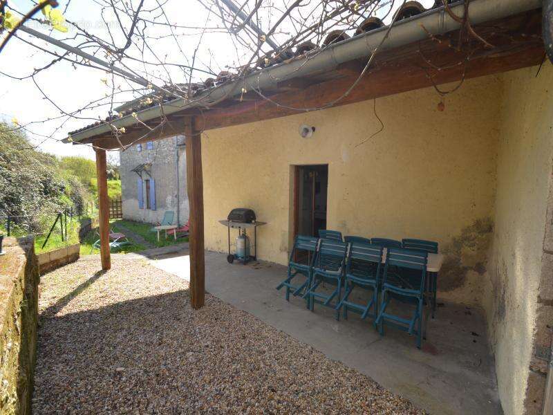 Maison à LA ROQUILLE