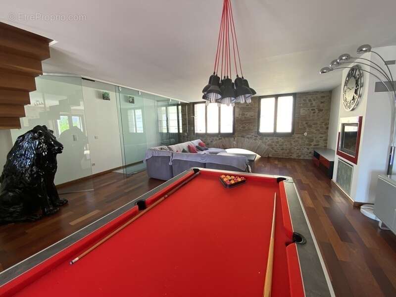 Dpt Pyrénées Orientales (66), à vendre proche LE SOLER Maison 5 pièces 169 m² garage, cour, jacuzzi - photo 4