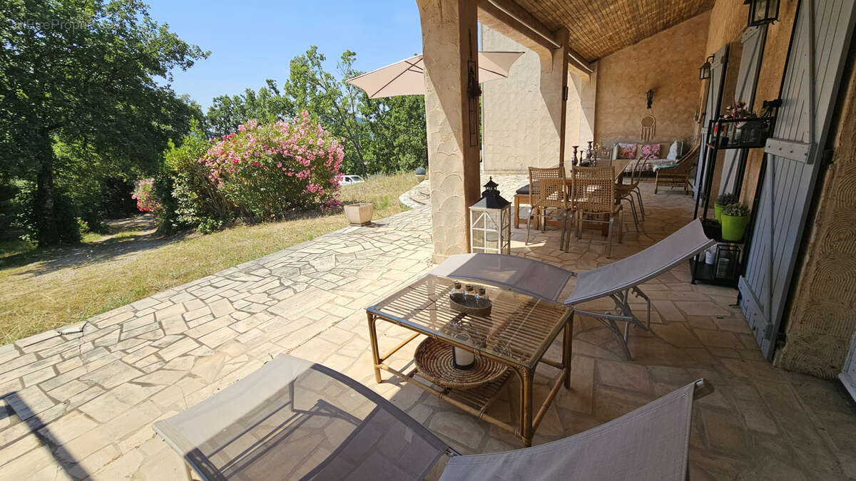 Maison à BAGNOLS-EN-FORET